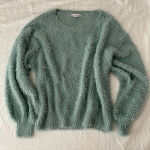 London Kaye Fuzzy Blue Sweater size medium